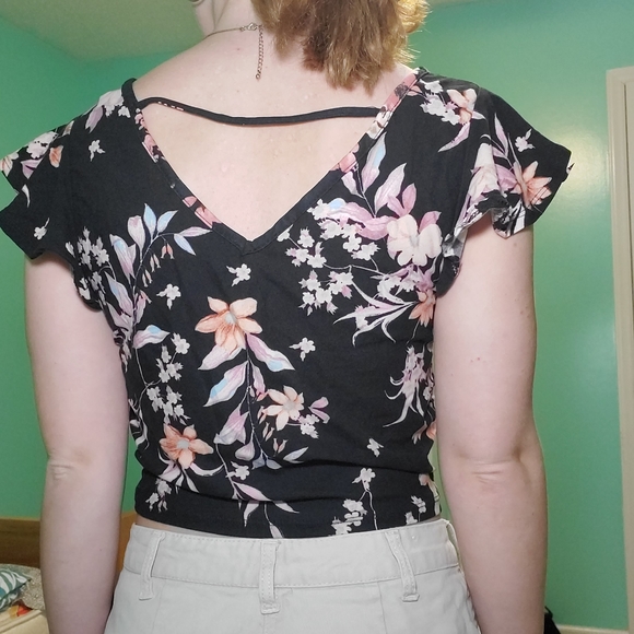 Floral Tie Crop - Picture 2 of 3